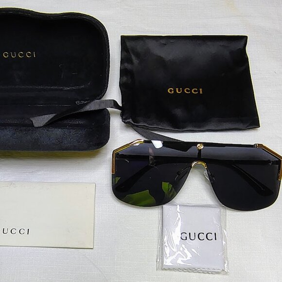 GUCCI UNISEX SUNGLASSES - made in Italy - Picture 1 of 6